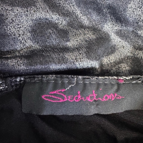 ❌SOLD❌ Seductions Vintage Y2K Leopard Silver Ruched One Shoulder Top. - Picture 4 of 4